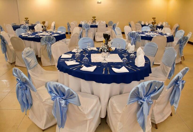 Radisson Colon 2,000 Hotel & Casino