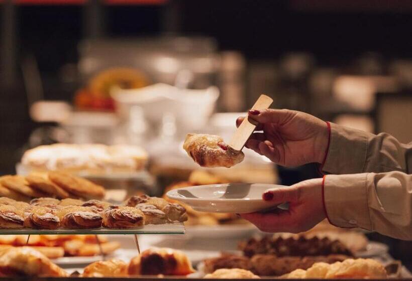 فندق Rayentray Grand