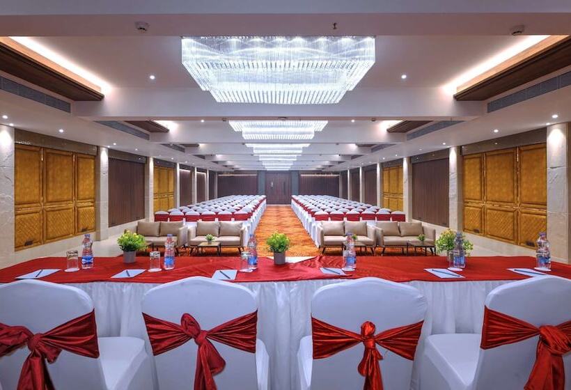 ホテル Royale Sarovar Portico Agra