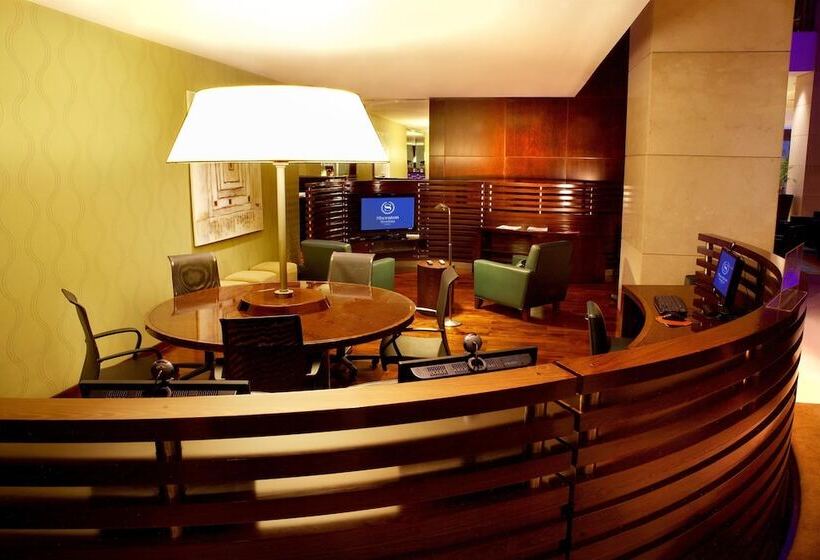 هتل Sheraton Mendoza