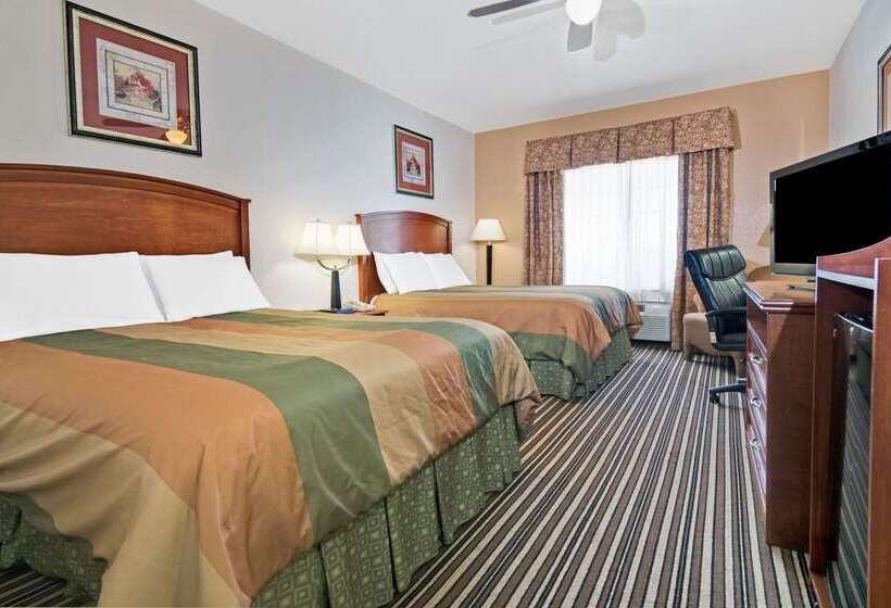 בית מלון כפרי Super 8 By Wyndham Austin/airport South