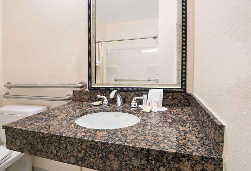 בית מלון כפרי Super 8 By Wyndham Austin/airport South