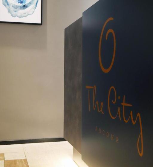 Отель The City