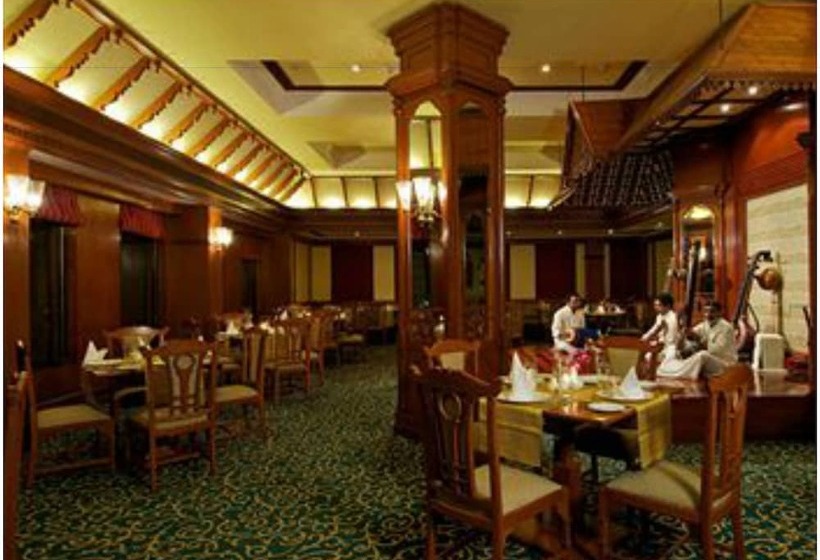 Отель Vivanta Ernakulam, Marine Drive