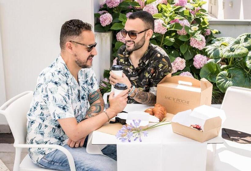 The One Hotel Designed For Adults Pet Lovers