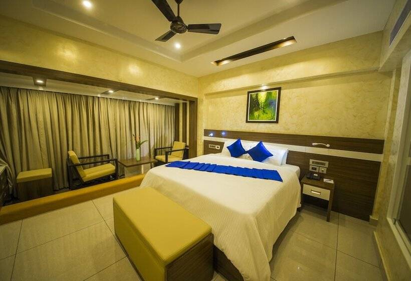 Отель The Renai Cochin