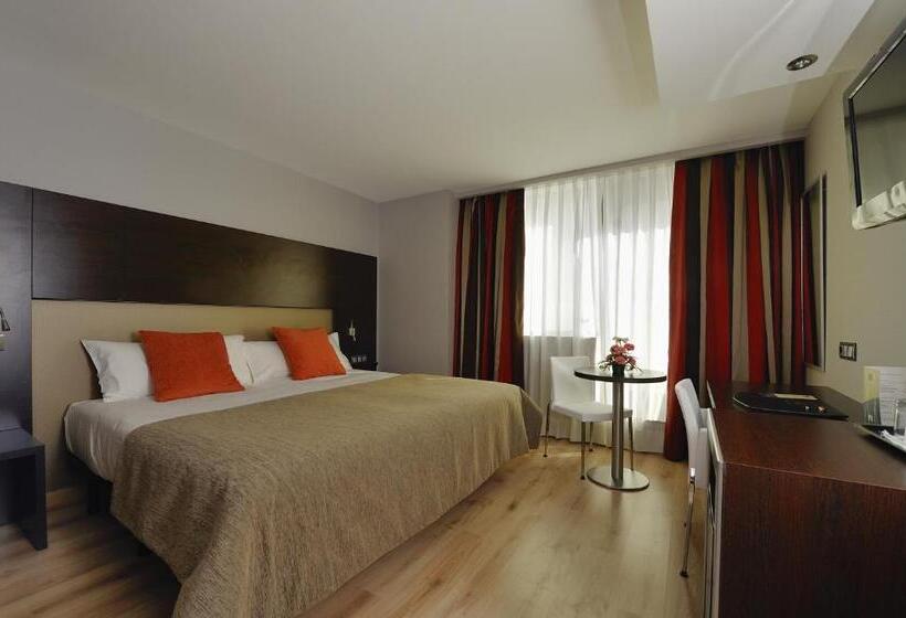 هتل Turia Granada