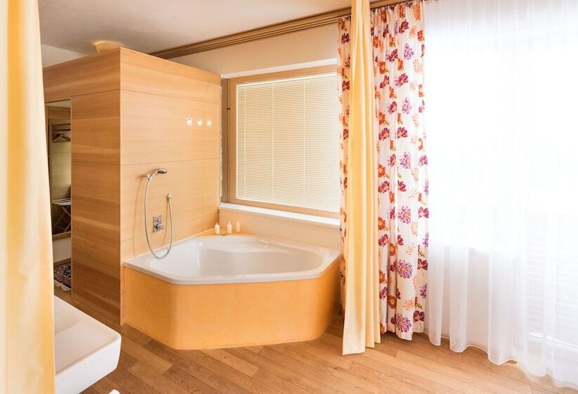 ホテル Walserberg