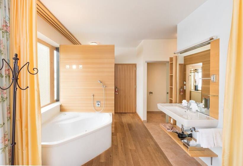 ホテル Walserberg