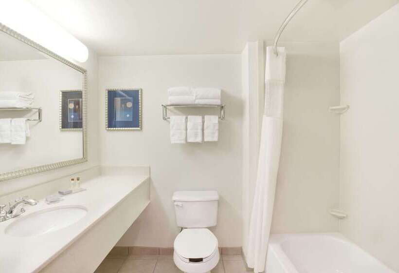 فندق Wingate By Wyndham Bridgeport Clarksburg