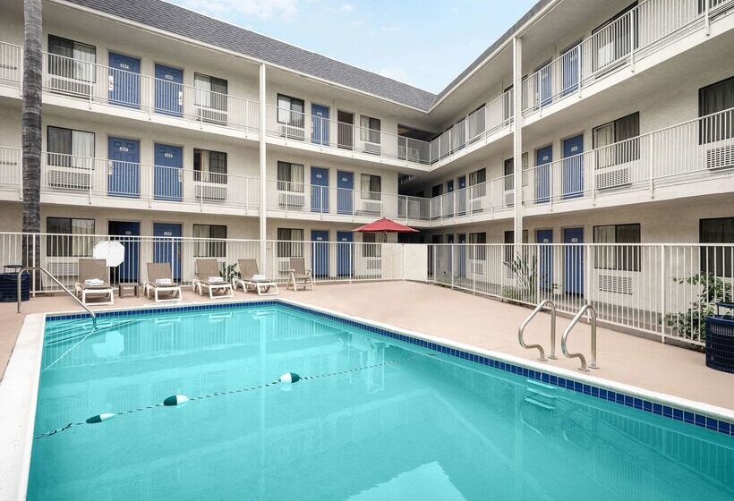 Motel 6 Buena Park, Ca   Knotts Berry Farm   Disneyland