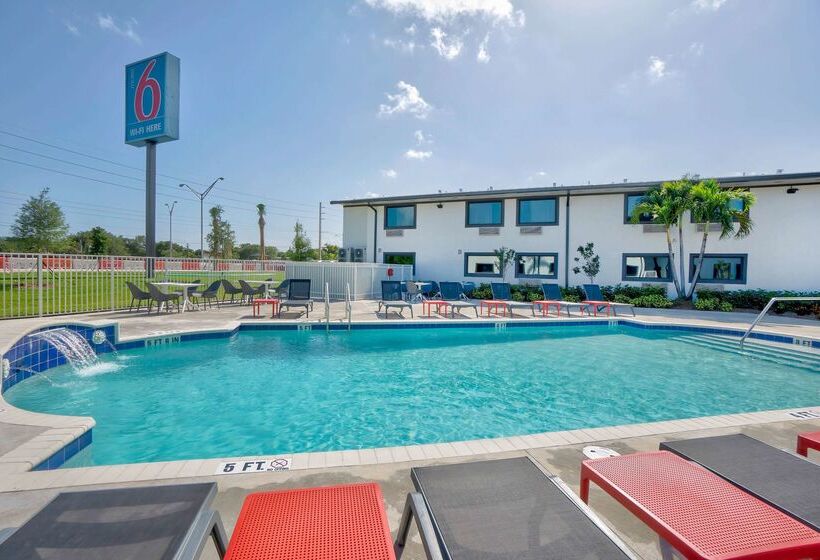 Motel 6 Fort Lauderdale, Fl