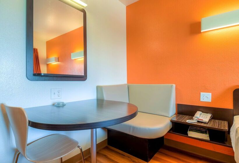 Motel 6palm Springs, Ca  Downtown