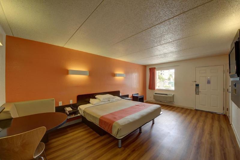 Motel 6 San Antonio, Tx  Downtown  Market Square