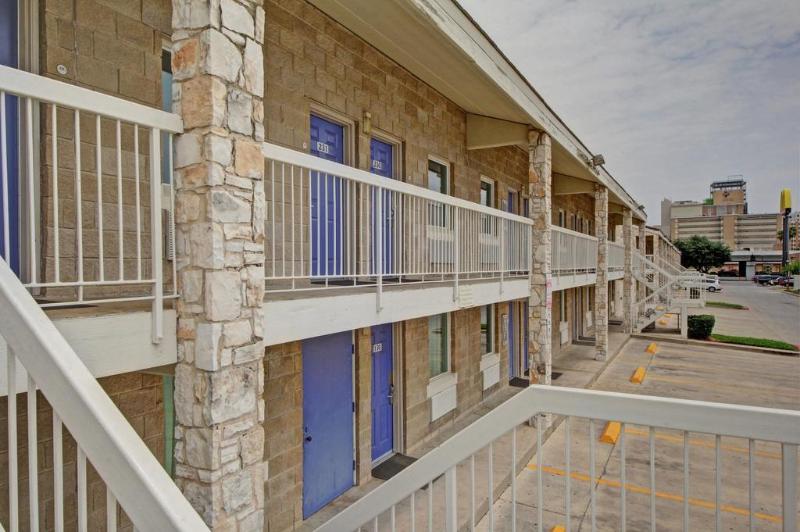 Motel 6 San Antonio, Tx  Downtown  Market Square