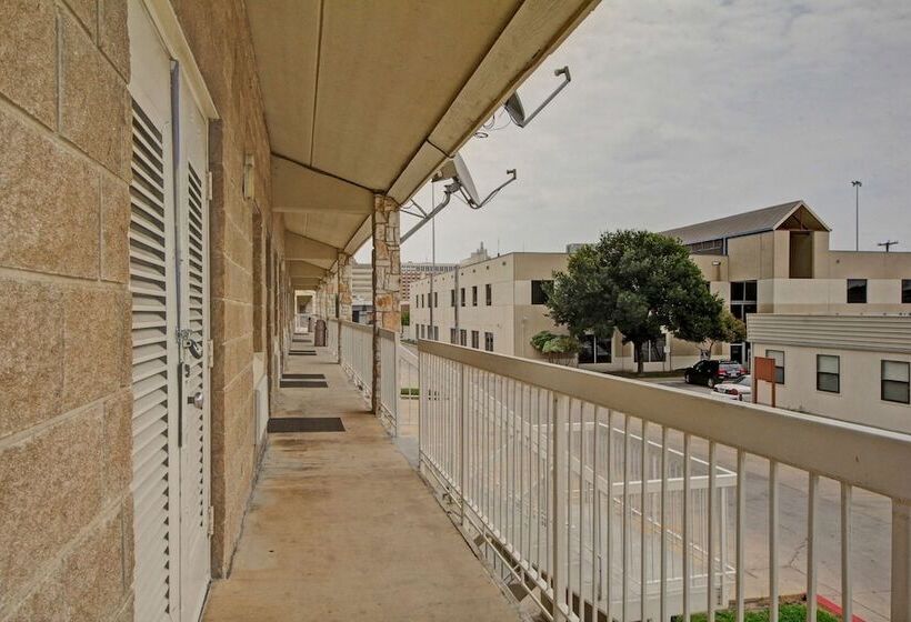 Motel 6 San Antonio, Tx  Downtown  Market Square