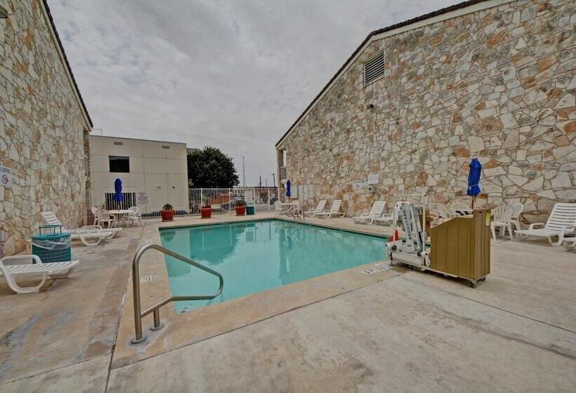 Motel 6 San Antonio, Tx  Downtown  Market Square
