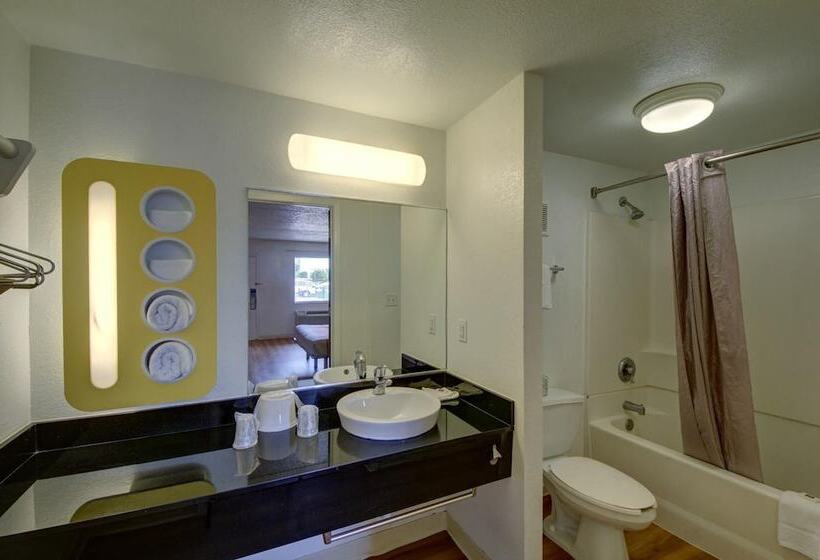 Motel 6 San Antonio, Tx  Downtown  Market Square