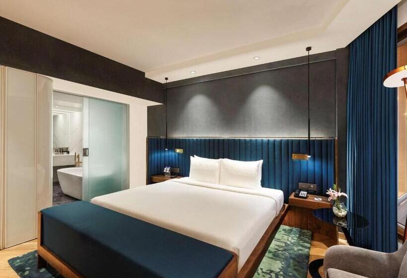 Novotel Mumbai Juhu Beach