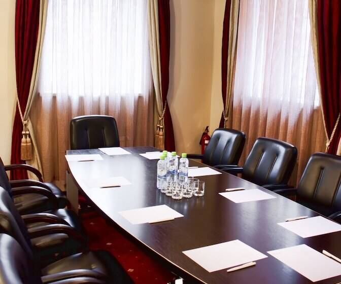 Old Estate Hotel & Spa