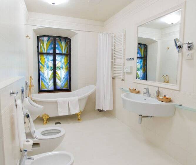 Old Estate Hotel & Spa