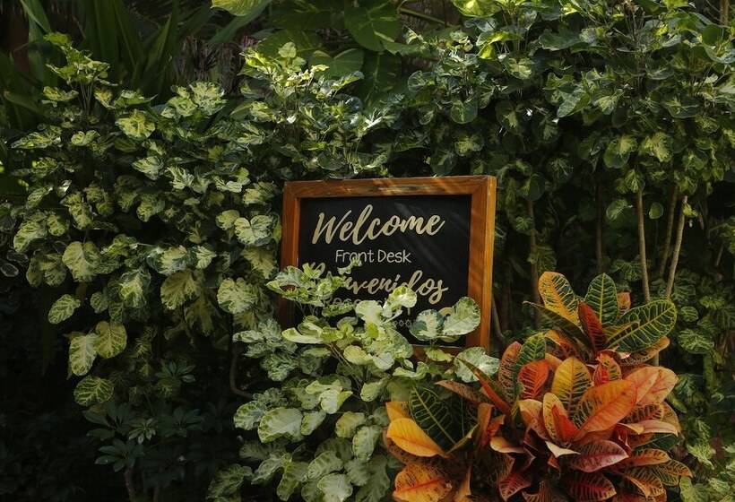 Villas El Rancho Green Resort