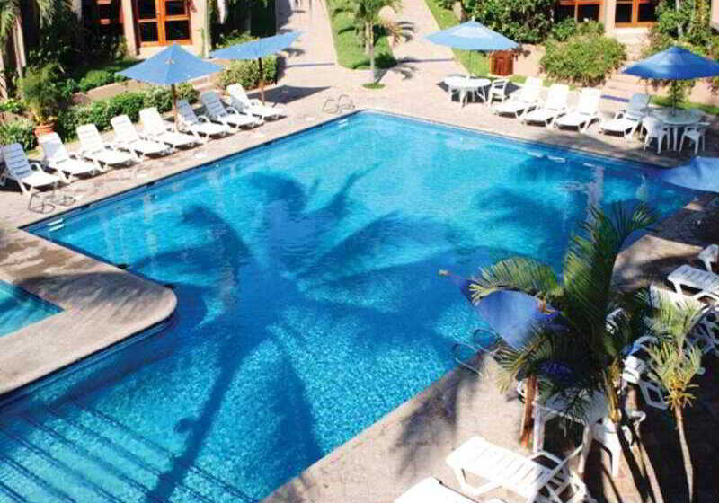 Villas El Rancho Green Resort