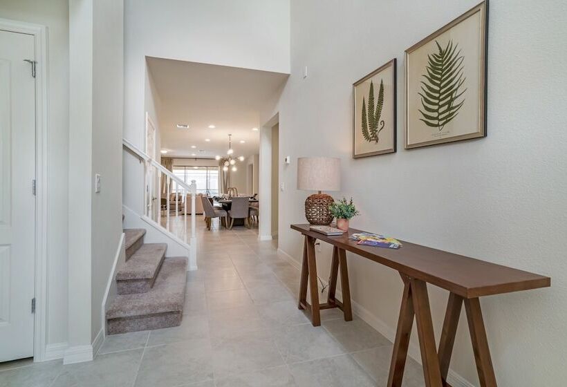 8 Bed 6 Ba Villa With Games, Pool & Spa