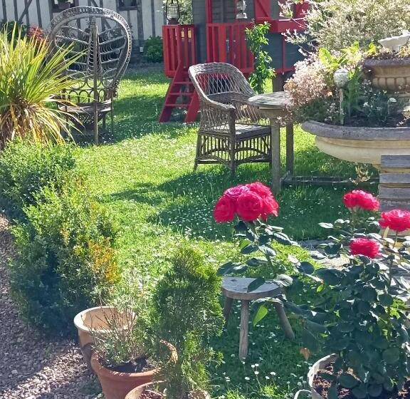 Bed and Breakfast La Cour Du Puits Chambre Victor