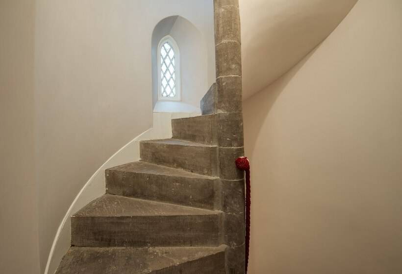 East Gatehouse Lodge