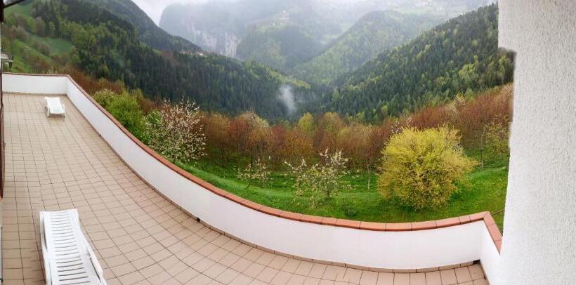 בית מלון כפרי Albergo Al Pino