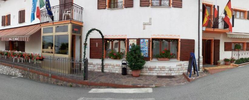 בית מלון כפרי Albergo Al Pino