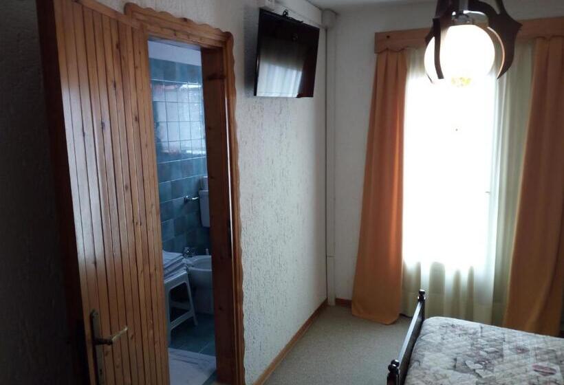 בית מלון כפרי Albergo Al Pino