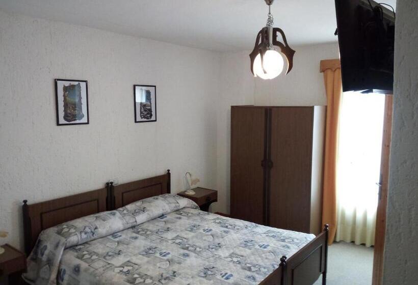 בית מלון כפרי Albergo Al Pino