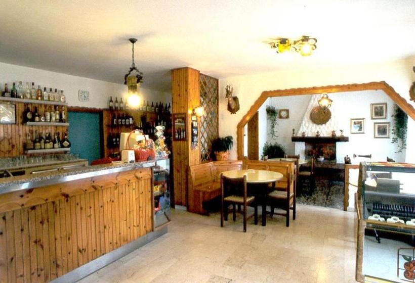 בית מלון כפרי Albergo Al Pino