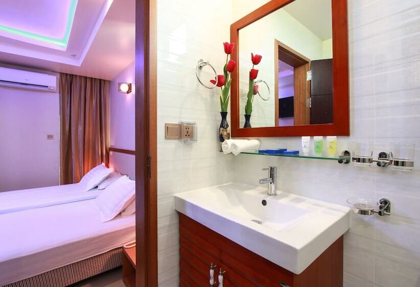 هتل Season Holidays At Hulhumale