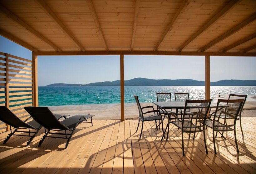 בית מלון כפרי Amadria Park Deluxe Mobile Homes