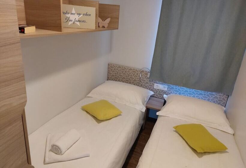 ホテル Amadria Park Deluxe Mobile Homes