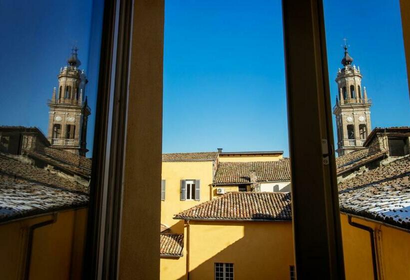 Palazzo Le Poste Suite And Apartments