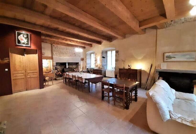 פנסיון Le Clos De L Atre