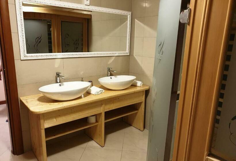 پانسیون Rooms & Apartments Giulia