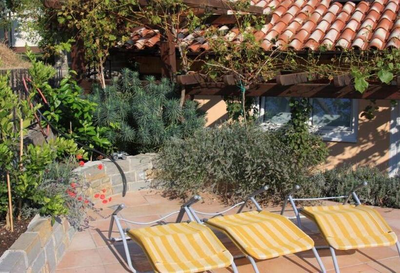 پانسیون Rooms & Apartments Giulia