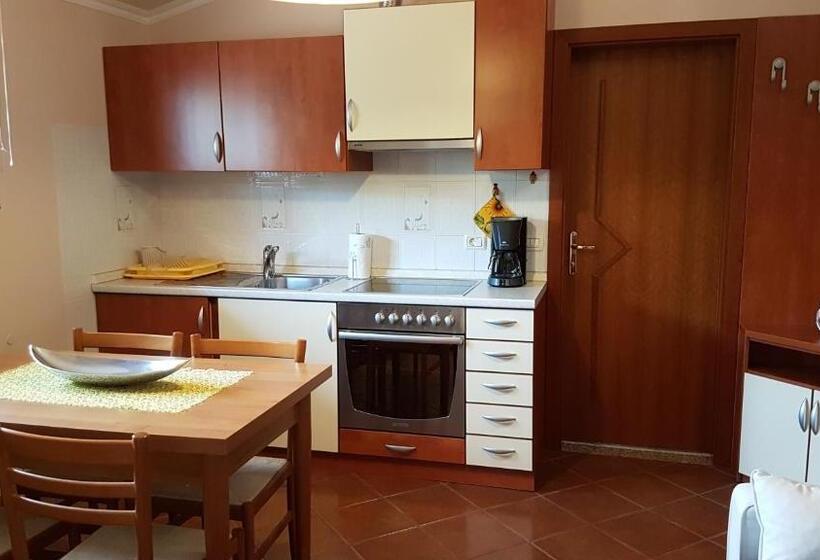 پانسیون Rooms & Apartments Giulia