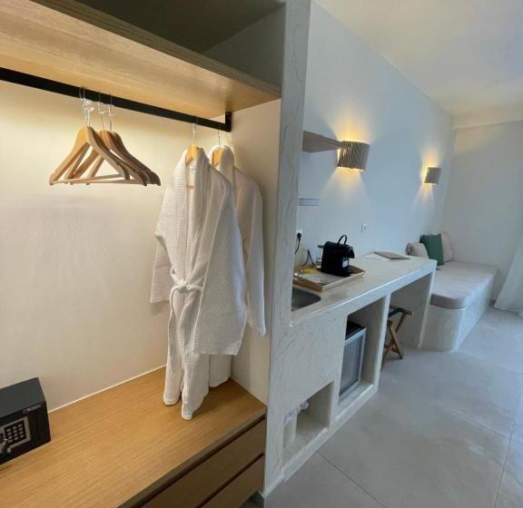 بنسيون Schinoza Luxury Suites