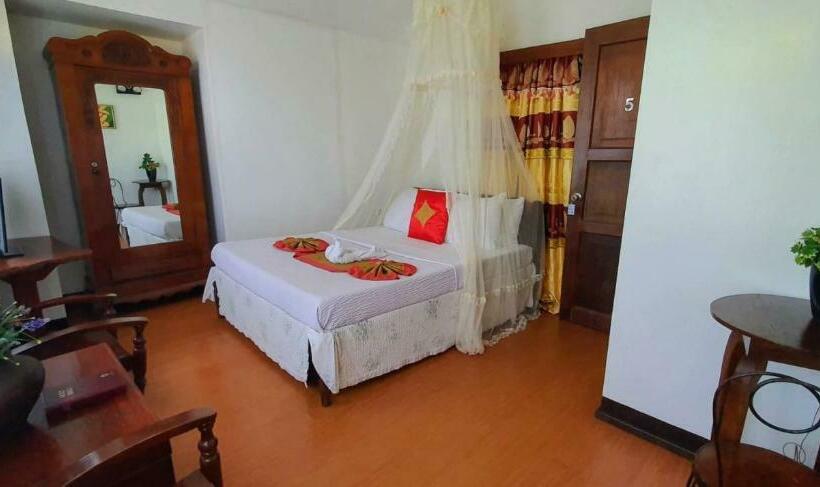 Reddoorz Plus @ Evangeline Beach Resort