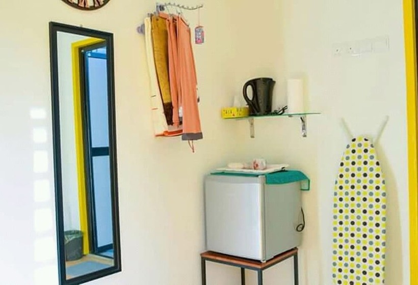 Lumut Cube Homestay Kontena