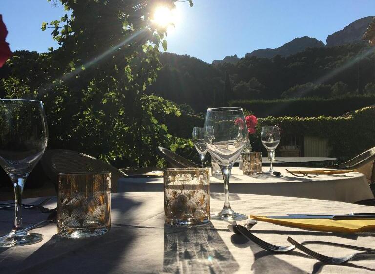 ベッドアンドブレックファースト Chambres & Table D Hôtes Au Soleil Du Bonheur