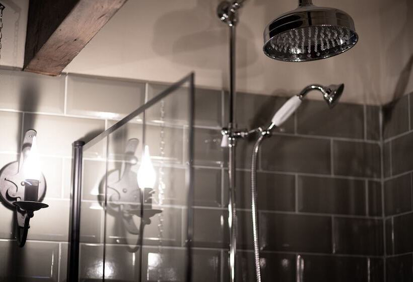 تختخواب و صبحانه Crux