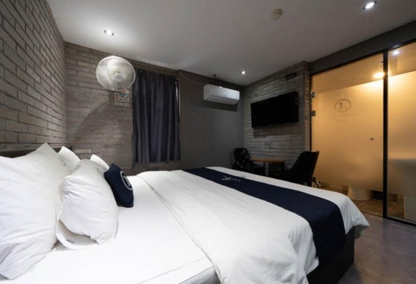 هتل Busan Yeonsandong Ellui