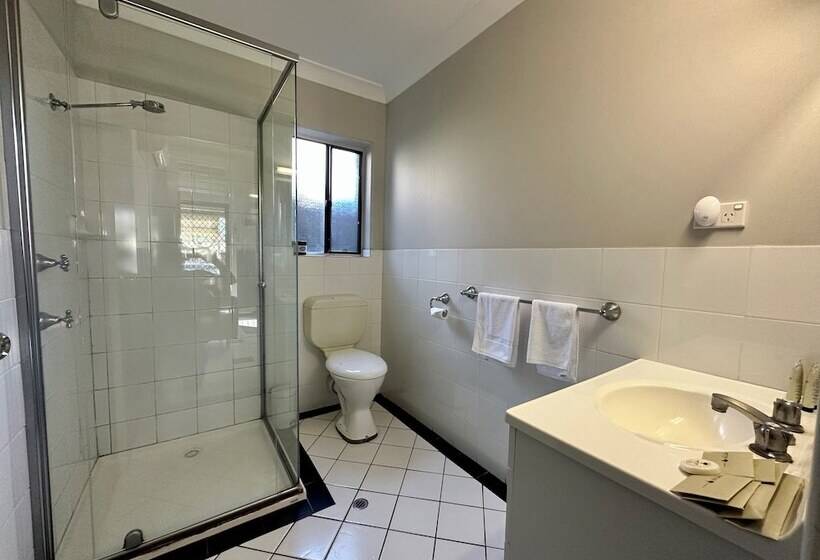 בית מלון כפרי Charlesworth On The Park